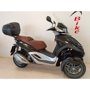 Yourban MP3 Vehículo Motorizado de Pasajeros Tipo Carrocería Cerrada - Product Image 1