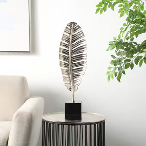 Juego de Esculturas de Alambre de Oro y Hoja de Metal; Pareja de Arte Botánico Moderno; Bases de Mármol; disponible a precios al por mayor. - Product Image 6