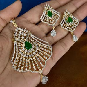 ชุดสร้อยคอประดับอัญมณีสีทองพร้อมต่างหูคอลเลกชันสวมใส่สำหรับงานแต่งงานงานปาร์ตี้ - Product Image 1