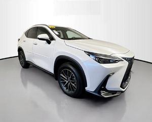 Lexus NX 250 Premium SUV 8 vitesses à traction avant d'occasion 2025 - Product Image 1