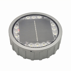 Lumière Solaire LED Extérieure Étanche IP68 en ABS pour Jardin et Décoration de Route, Avertissement de Circulation - Product Image 1