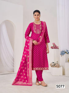 Nouvelle collection de kurtis, pantalons et dupattas en rayonne brodée pour femmes, pour toutes les saisons - Product Image 4