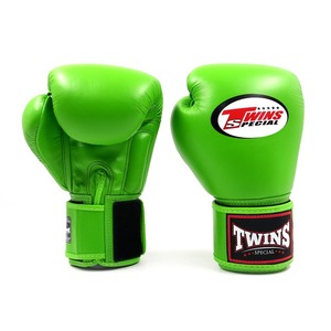 Gants de boxe jumeaux personnalisés de haute qualité en gros, logo personnalisé, cuir véritable, gants de kickboxing, de frappe, de sparring, de Muay Thai - Product Image 1