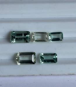 Tourmaline verte menthe naturelle, octogone. - Product Image 1