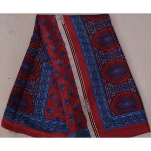 Tissu indien vintage Boho Saree 5 mètres de soie de viscose florale pour la couture, la courtepointe, le patchwork et les projets de couture bricolage - Product Image 6