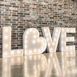 Letras Decorativas Personalizadas de 90 cm/3 pies con la Palabra <span class=keywords><strong>LOVE</strong></span> e Iniciales para Decoración de Escenarios de Boda - Product Image 1