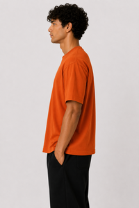 เสื้อยืดพรีเมียม ผ้าฝ้าย 100% 180 กรัม แขนสั้น คอปกแบบไม่มีปก สีส้ม สำหรับลุคสบายๆ ของคุณ ป้องกันการเกิดขุย ผลิตในอิตาลี - Product Image 2