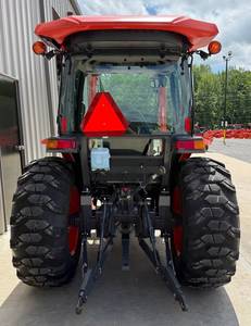Tractor Kubota MX5400 4WD 55HP / Tractor multipropósito con transmisión por engranajes / Tractor Kubota 57HP con techo de cabina y aire acondicionado en stock - Product Image 4