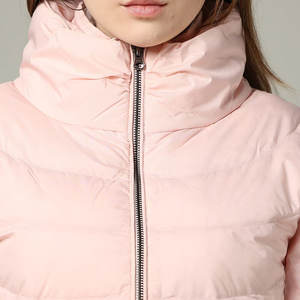 Chaqueta de Invierno Acolchada para Mujer con Logotipo Personalizado, Tejido de Satén con Forro de Borrego, Alta Calidad, Hecha en Pakistán - Product Image 6