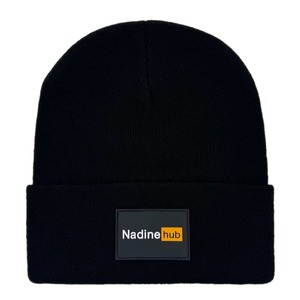 Nouveauté Tuques unies tricotées de haute qualité Bonnets d'hiver personnalisés avec écusson en caoutchouc Insigne unisexe en PVC acrylique Casquettes tête de mort - Product Image 1