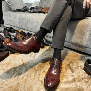 Nuevos zapatos formales de cuero vacuno para hombre, estilo británico, casuales de negocios, con diseño Oxford brogue, calzado de cuero puro para hombre. - Product Image 3