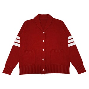 Pull cardigan universitaire coupe ample avec logos boutonné Letterman pour hommes pour l'équipe de cheer Cardigan en tricot personnalisé OEM - Product Image 1
