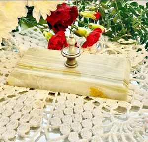Tapete de Escritorio y Pisapapeles de Ónix Vintage con Mango de Latón, Elegante Accesorio de Escritorio - Product Image 3