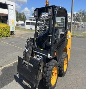 Mini chargeuse sur pneus J C B 135 USAGÉE EN BON ÉTAT - Product Image 5