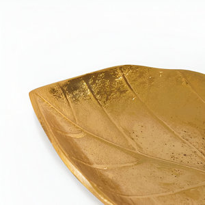 Plateau en métal de qualité d'exportation fait à la main en gros en forme de feuille avec fini doré - Product Image 4