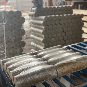 Pellets de madera de Pini Kay y briquetas de madera de Nestro, precios competitivos para productos relacionados con la energía de la R-U-F - Product Image 1