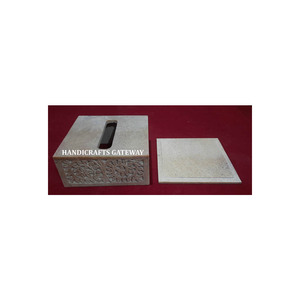 Fabricante indio y exportador directo de hermosa caja de pañuelos tallada de esteatita pura hecha a mano para compradores al mejor precio - Product Image 1