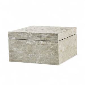 Elegante Caja de Almacenamiento de Nácar, Hecha a Mano con Incrustaciones de Concha, Organizador Decorativo para el Hogar - Product Image 1