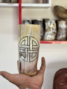 Vaso Vikingo de Cuerno de Búfalo Tallado Artesanalmente, Ecológico, Hecho a Mano, Estilo Nórdico, Color Natural, 6 Pulgadas, Personalizado - Product Image 4