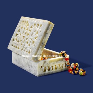 Caja Moderna y Elegante de Piedra Jabonera con Grabado Floral, Trabajo Jali Hecho a Mano, Duradera, Regalo para Oficina - Product Image 4