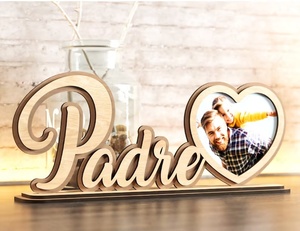 Cadre photo en bois sur pied avec base de table en bois gravée avec nom personnel sur demande cadeau de décoration de table pour les parents - Product Image 4