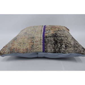 Motif Vintage 16x16 pouces Beige laine Kantha mosaïque Paisley lambrissé raisin Patchwork oreiller tissé Technique - Product Image 5
