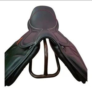 Sillín inglés de lujo para saltar Diseño de contacto cercano - Product Image 5