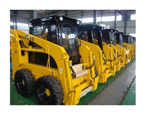 Chargeur compact fiable JC45 à vendre, conçu pour supporter des charges de travail lourdes dans les fermes, les chantiers de construction et les travaux d'aménagement paysager - Product Image 2