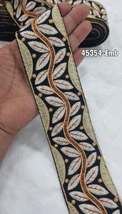 Fleurs brodées sur mesure de couleur or dans des motifs ethniques pour diverses fins de différentes tailles en 2 pouces de largeur - Product Image 6