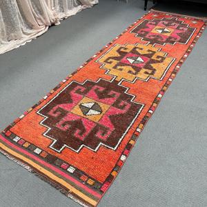 Alfombra Turca Vintage, Alfombra de 3x10.1 pies, Alfombra de Lana Abstracta Roja Marrón - Product Image 4