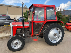 รถแทรกเตอร์มือสอง Massey Ferguson MF 240 46 แรงม้า ดีเซล รถแทรกเตอร์การเกษตร รถแทรกเตอร์อเนกประสงค์ 240 สีแดง ขับเคลื่อน 2 ล้อ รถแทรกเตอร์สำหรับงานเกษตร 24 แรงม้า ขาย - Product Image 4