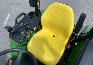 Nuevo y económico: Mini tractor de arrastre John Deere 2038R de 70HP y Mini tractor John Deere 120R con motor y bomba, calidad premium - Product Image 6