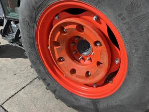 Tractor MFWD M4N-071HDC12 2022 - Diseño Compacto, Alta Potencia, Máxima Eficiencia - Product Image 6
