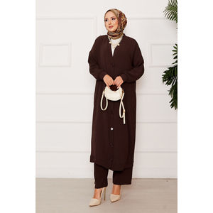 Ensemble deux pièces hijab Aerobin boutonné marron foncé, long et décontracté, avec broderie imprimée, pour automne, hiver et été - Product Image 3