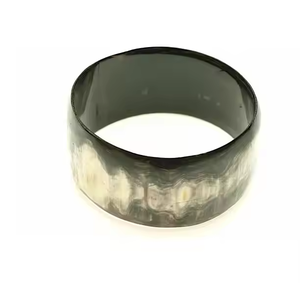 Brazalete de cuerno moderno pulido Natural ecológico de calidad superior accesorios de Regalo De Amistad tamaño personalizado por Crescent Crafts - Product Image 1