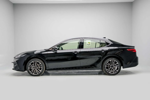 รถมือสองสภาพใหม่ ราคาคุ้มค่า ปี 2026 สีดำ Neutral Black TY - Camry GLE 2.5L FWD Luxury Sedan พร้อมส่ง - Product Image 5