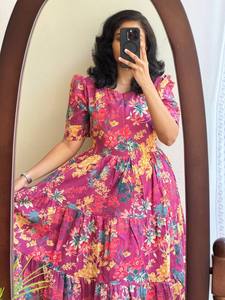 Elegante vestido maxi de algodón para fiestas de verano Diseño de estampado floral perfecto - Product Image 5