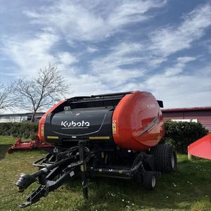 Compre Kubota Round Square Mini Hay Baler Machine Maquinaria agrícola con motor para prensa de balas de heno de paja - Product Image 4