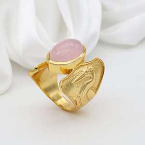 Anillo de piedras preciosas de cuarzo rosa Unisex, ajuste de bisel de moda chapado en oro de 18 quilates y plata para accesorios de aniversario de fiesta de compromiso - Product Image 4