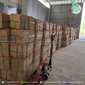 BEST SELLER Versatile Coconut Peat Blocks from Vietnam with Low EC for Organic Gardening and <b>Soil</b> Conditioning - Product Image 2