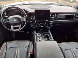 Ford Expedition Limited 4 portes SUV 4x4 2023 d'occasion en excellent état - Product Image 3