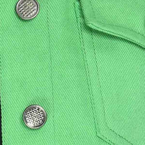 เสื้อแจ็กเก็ตผ้ายีนส์ระบายอากาศได้ดีสำหรับผู้หญิงแนวสตรีทแบบกำหนดได้เองดีไซน์ทันสมัย - Product Image 5