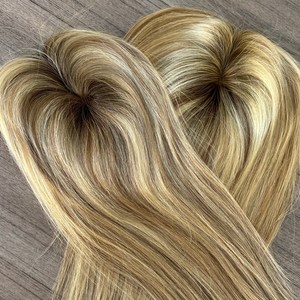 Set de Topper Mono Rubio Miel con Raíces, 3x6" para Parte Lateral y 5x6.5" para la Corona, 16 Pulgadas, 130% de Densidad, Cabello Natural, Sin Compromiso - Product Image 4