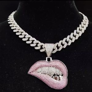 Fait sur mesure VVS naturel Hip Hop rappeur glacé lettre pendentifs disponibles dans les meilleurs prix avec matériau en or 10K/14K - Product Image 2
