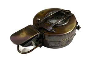 เข็มทิศทองเหลืองโบราณดีไซน์เรียบง่ายสำหรับตั้งแคมป์ศิลปะและของสะสมเข็มทิศโบราณสำหรับตกแต่งบ้านโต๊ะทำงาน2023 - Product Image 4