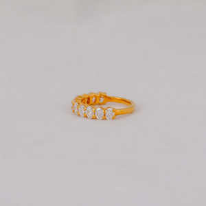 Oval Cut Lab Grown Diamond Wedding Band Classic 18KT Rose Gold Plated Half Eternity Band para Unisex Regalo elegante para ella - Product Image 2