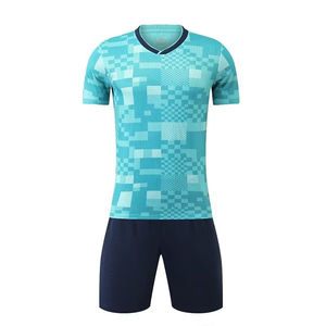 Uniformes de football personnalisés pour hommes, 100% polyester, design uni avec logo d'équipe sur les maillots et les shorts, style décontracté, vêtements de football - Product Image 2