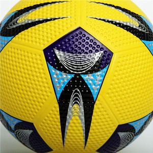 Ballon de football promotionnel personnalisable taille 4/5 en matériau PU cousu à la machine, vente en gros OEM Pakistan - Product Image 3