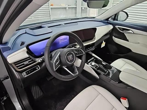 SUV de luxe de taille moyenne d'occasion 2024, moteur turbo, transmission automatique, sièges en cuir, conduite à gauche, caméra 360°, pneus R21, toit ouvrant panoramique - Product Image 4