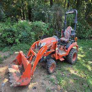 รถแทรกเตอร์คูโบต้า BX2380 4WD คุณภาพพรีเมียมสำหรับขาย จัดส่งรวดเร็วและให้พลังงานการเกษตรที่เชื่อถือได้ - Product Image 3